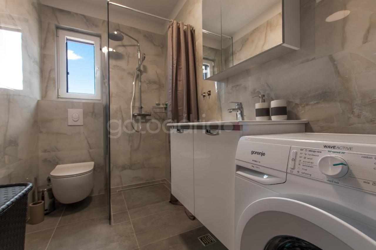 Sea View Apartments Diana Makarska Extérieur photo